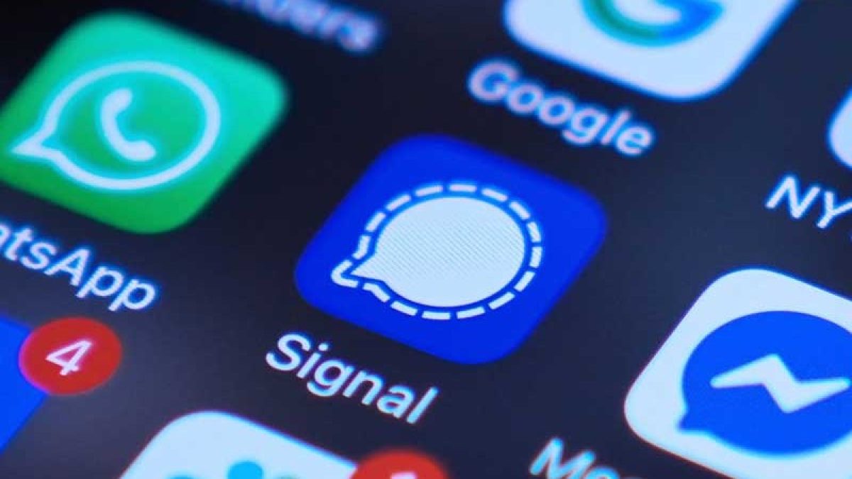 Signal messaging app icon on a smartphone screen