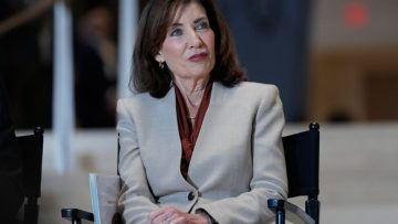 syracuse-hochul-record-140-vetoes-2025